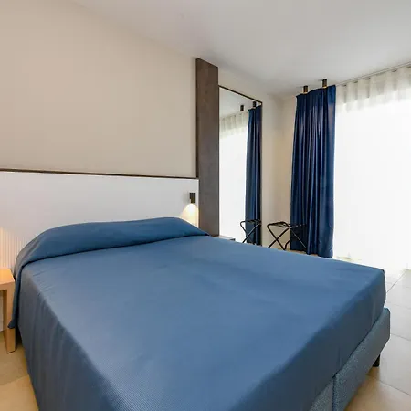 Petit Hotel 3*