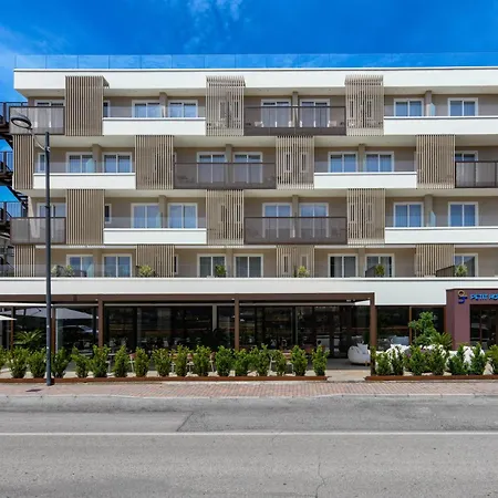 Hotel Petit 3*