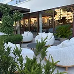 Отель Petit 3*