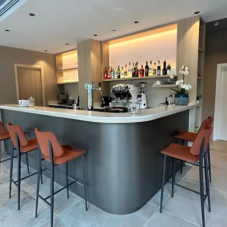 Petit Hotel 3*