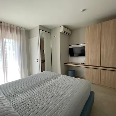 מלון Petit קאורלה