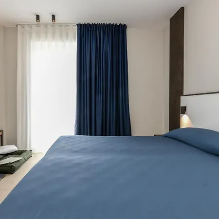 Hotel Petit 3*
