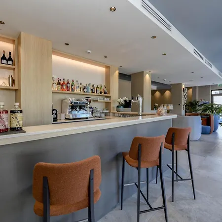 Hotel Petit 3*